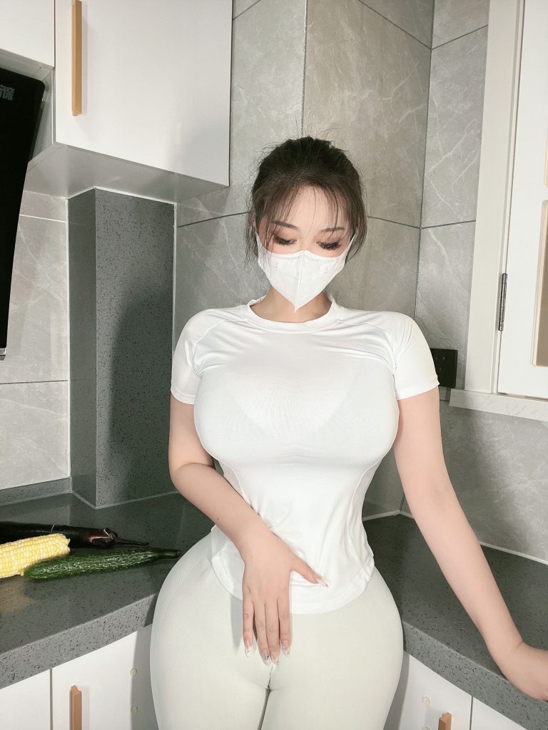 120斤的小王同学 – 厨房大战64P-小二写真